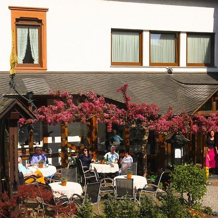 Weinhaus Burg-Schneider Hotel Reil Exterior photo