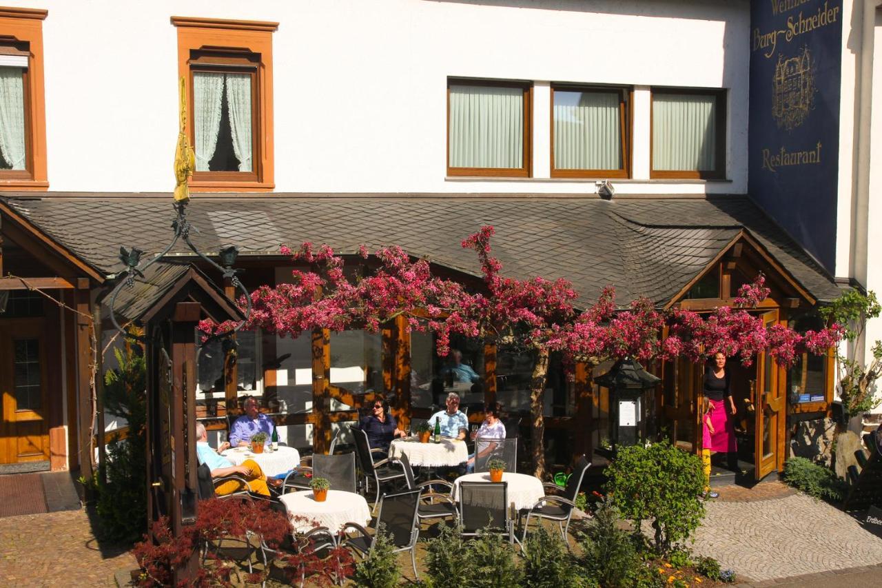 Weinhaus Burg-Schneider Hotel Reil Exterior photo